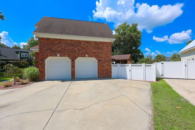 9734 Anchor Dr., Longs, SC 29568