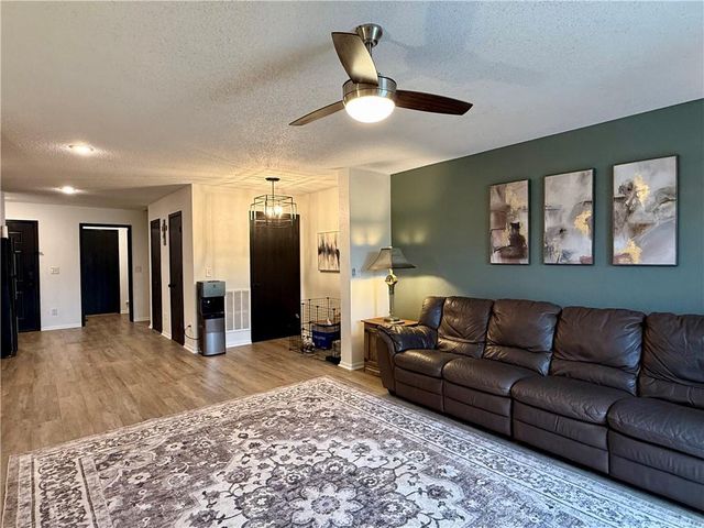 15500 NW 123rd Street, Platte City, MO 64079