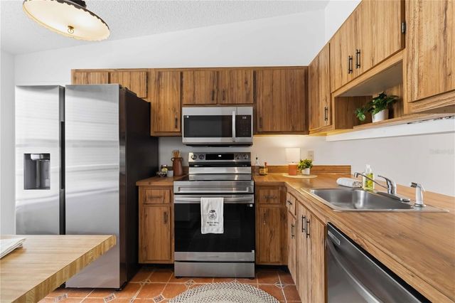 4004 42ND AVENUE W, Bradenton, FL 34205