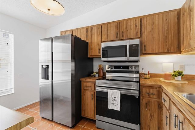 4004 42ND AVENUE W, Bradenton, FL 34205