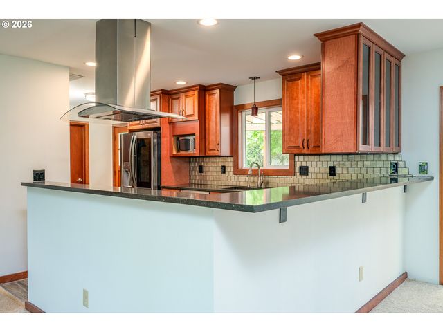 11175 Sw BLAKENEY St, Beaverton, OR 97008