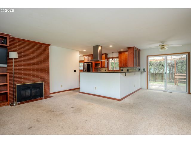 11175 Sw BLAKENEY St, Beaverton, OR 97008