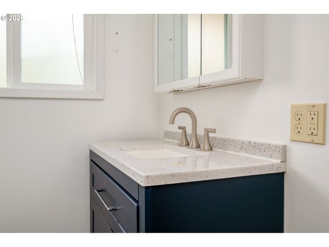 11175 Sw BLAKENEY St, Beaverton, OR 97008