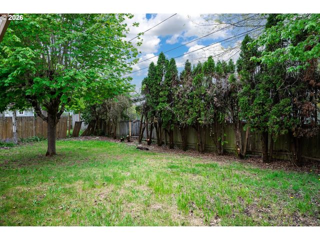 11175 Sw BLAKENEY St, Beaverton, OR 97008