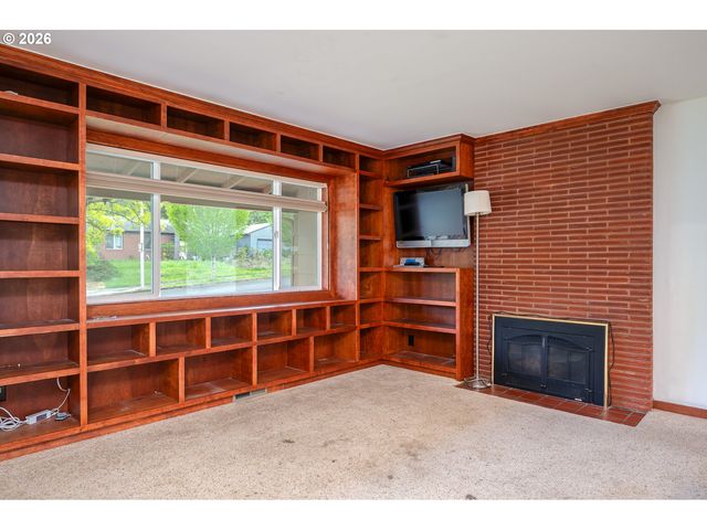 11175 Sw BLAKENEY St, Beaverton, OR 97008