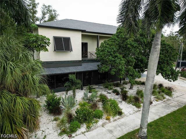 1561 Lynwood AVE, Fort Myers, FL 33901