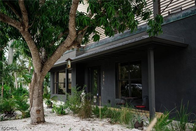 1561 Lynwood AVE, Fort Myers, FL 33901