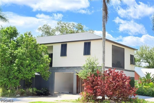 1561 Lynwood AVE, Fort Myers, FL 33901