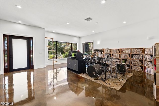 1561 Lynwood AVE, Fort Myers, FL 33901