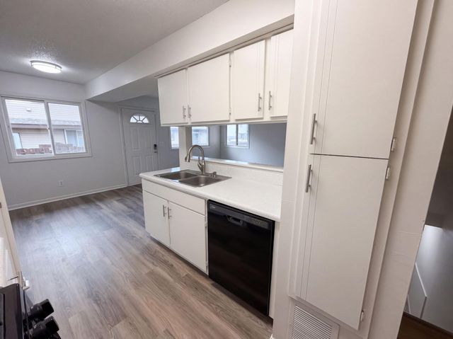 6403 83rd Court N, Brooklyn Park, MN 55445
