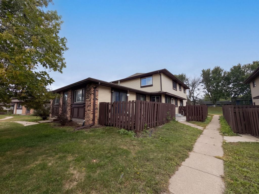 6403 83rd Court N, Brooklyn Park, MN 55445