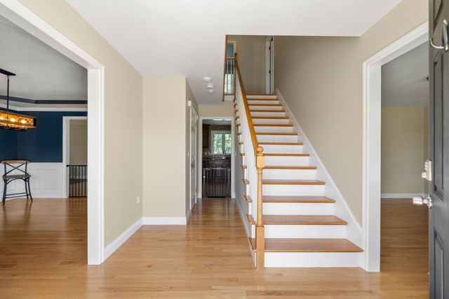 11 Duquette Dr, Haverhill, MA 01830