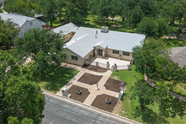 1102 N Avenue F Ave, Elgin, TX 78621