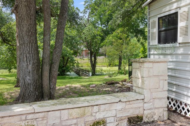 1102 N Avenue F Ave, Elgin, TX 78621
