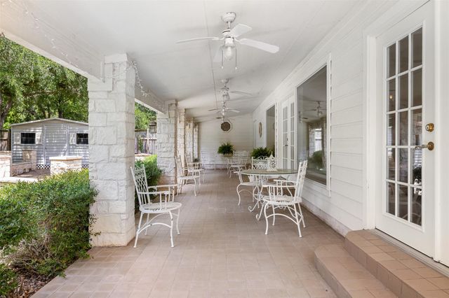 1102 N Avenue F Ave, Elgin, TX 78621