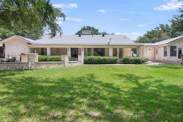 1102 N Avenue F Ave, Elgin, TX 78621