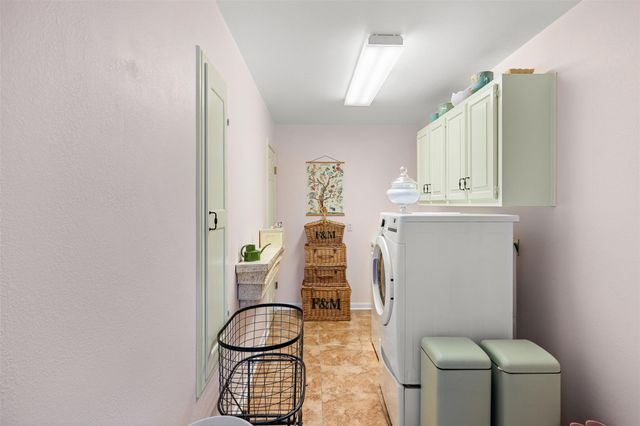 1102 N Avenue F Ave, Elgin, TX 78621