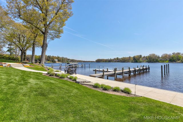 15945 Orchard Point Drive, Spring Lake, MI 49456