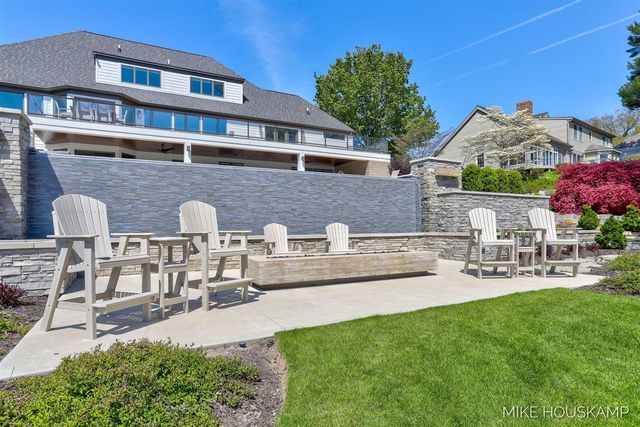 15945 Orchard Point Drive, Spring Lake, MI 49456