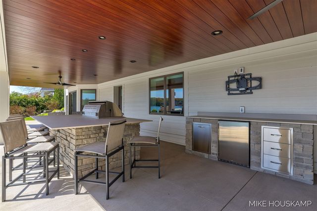 15945 Orchard Point Drive, Spring Lake, MI 49456