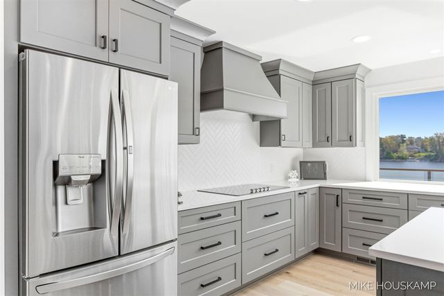 15945 Orchard Point Drive, Spring Lake, MI 49456