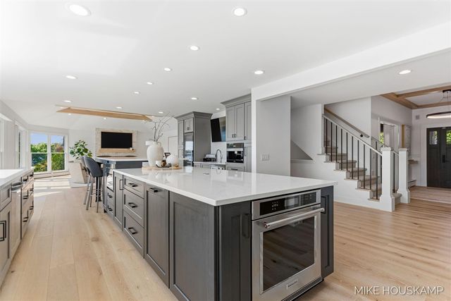 15945 Orchard Point Drive, Spring Lake, MI 49456