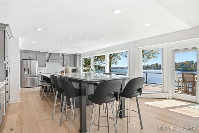 15945 Orchard Point Drive, Spring Lake, MI 49456