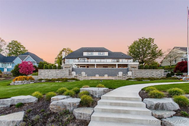 15945 Orchard Point Drive, Spring Lake, MI 49456