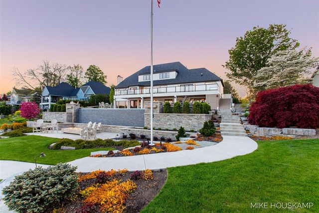 15945 Orchard Point Drive, Spring Lake, MI 49456