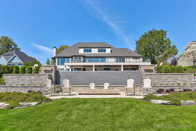 15945 Orchard Point Drive, Spring Lake, MI 49456