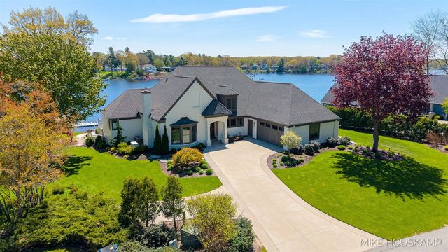 15945 Orchard Point Drive, Spring Lake, MI 49456