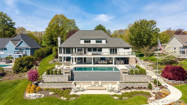 15945 Orchard Point Drive, Spring Lake, MI 49456