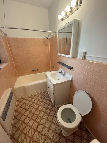 6230 N Kenmore Avenue 1002, Chicago, IL 60660