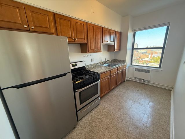 6230 N Kenmore Avenue 1002, Chicago, IL 60660