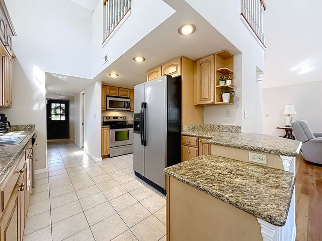 8 Lee Dr, St Augustine, FL 32080