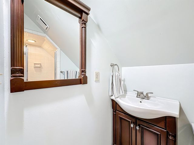 8 Lee Dr, St Augustine, FL 32080