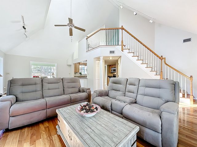 8 Lee Dr, St Augustine, FL 32080