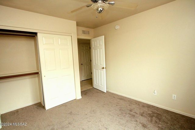 9465 N Elan Lane, Tucson, AZ 85742
