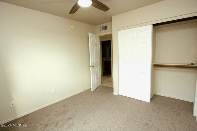 9465 N Elan Lane, Tucson, AZ 85742