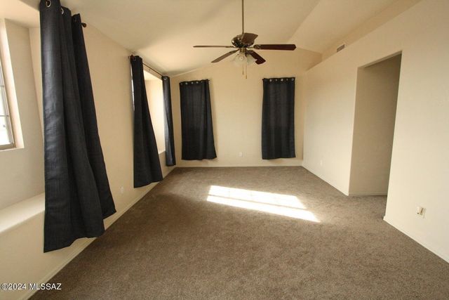 9465 N Elan Lane, Tucson, AZ 85742