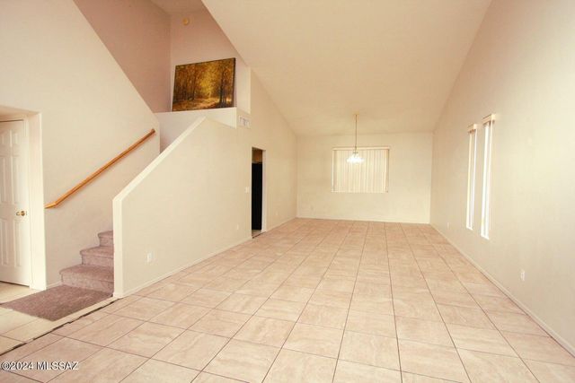 9465 N Elan Lane, Tucson, AZ 85742
