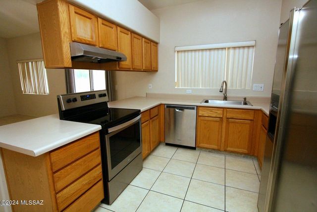 9465 N Elan Lane, Tucson, AZ 85742