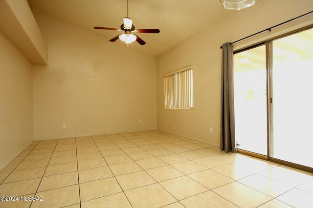 9465 N Elan Lane, Tucson, AZ 85742