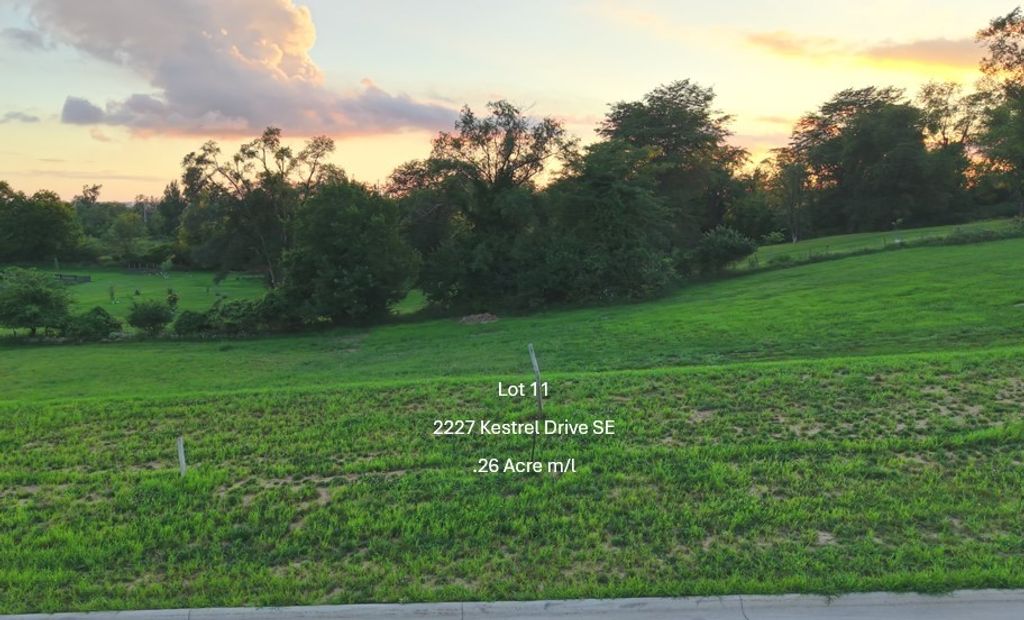 2227 Kestrel Drive SE, Cedar Rapids, IA 52403