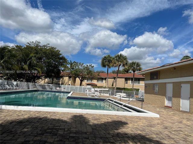 9955 Twin Lakes Dr 9-K, Coral Springs, FL 33071