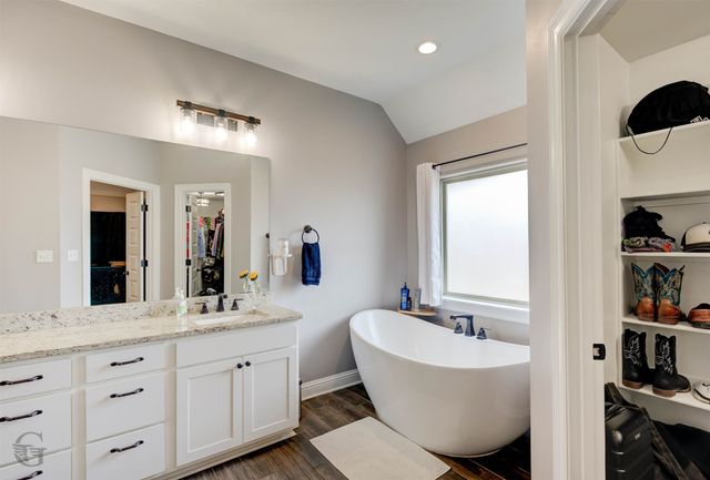 700 Abita Chase, Bossier City, LA 71111