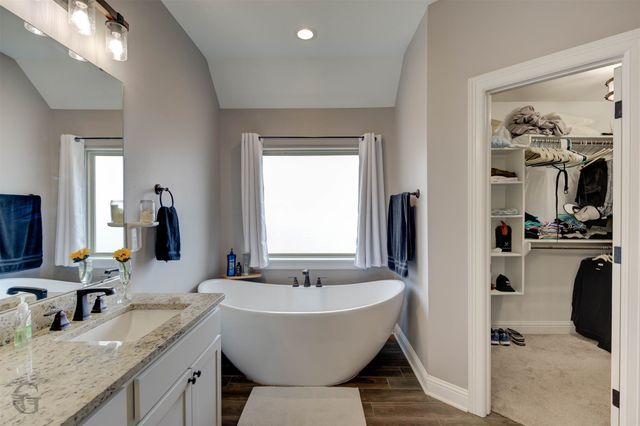 700 Abita Chase, Bossier City, LA 71111