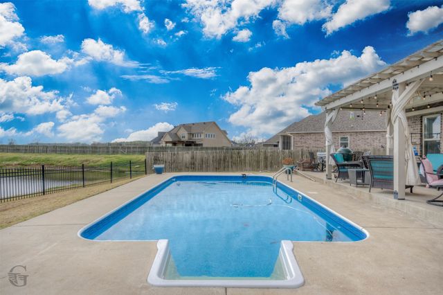 700 Abita Chase, Bossier City, LA 71111