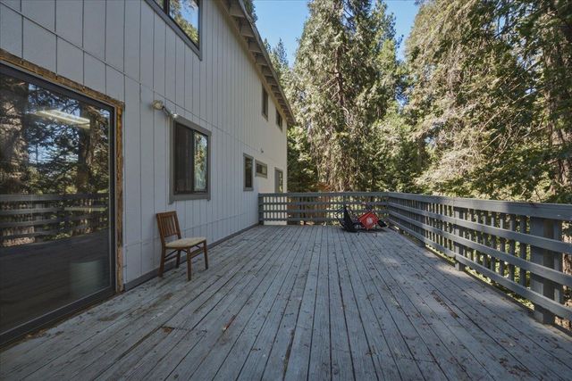 4976 Golden St, Pollock Pines, CA 95726