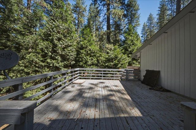4976 Golden St, Pollock Pines, CA 95726